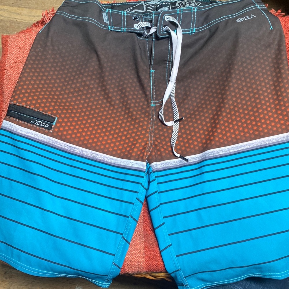 ALPINE STARS APEX OMEGA BOARD SHORT SZ 32
